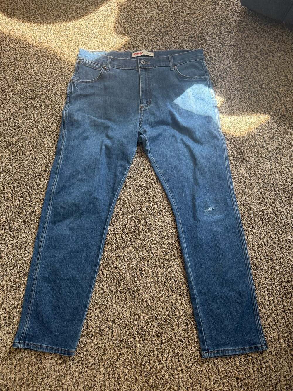 Wrangler Five Star Regular Taper Jeans in Medium Wash 34x30